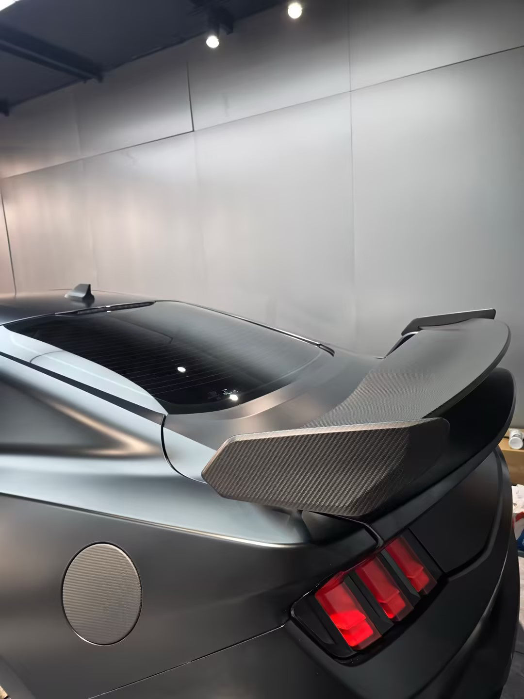 Dry Carbon Fiber Add-on Style Tailgate Spoiler for Ford Mustang S550 S650 Dark Horse GT 2015-Up Rear Trunk Spoiler